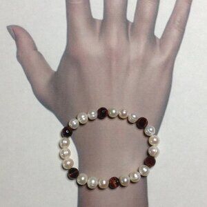Freshwater Pearl and Faceted Red Tiger-eye Beads Stretch Bracelet.